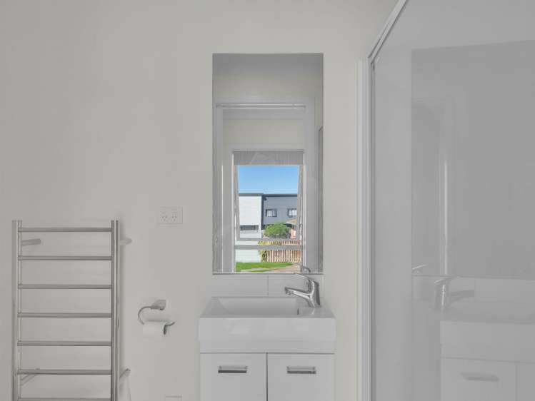 1/113 Knighton Road Hillcrest_7