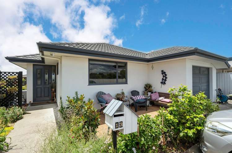 13 Ivy Crescent Richmond_16