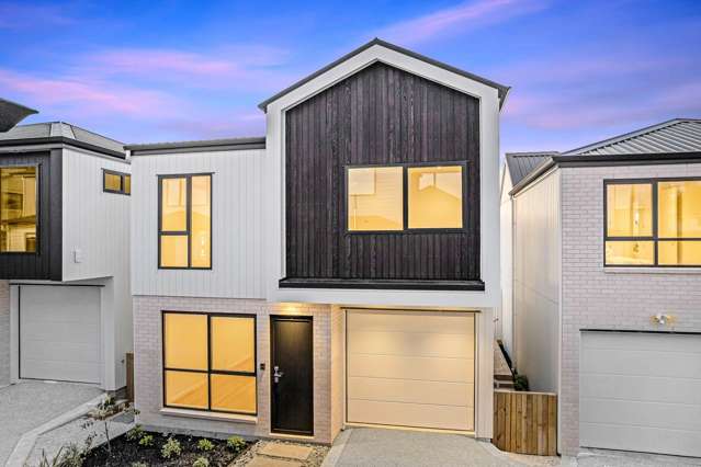 Your Next Easy-Care Home in Highland Park