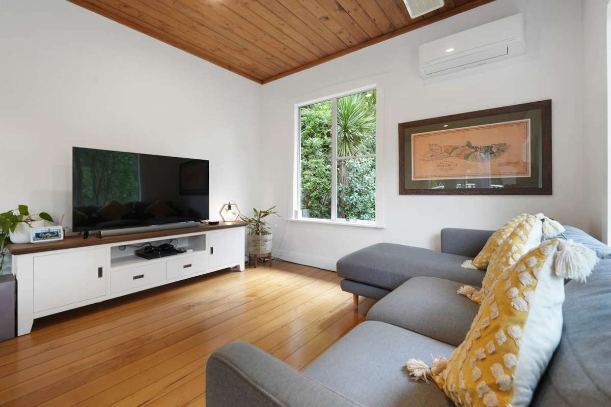 53 Laingholm Drive_3