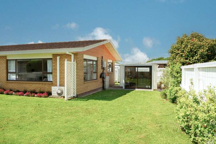 8 Conrad Place Leamington_11