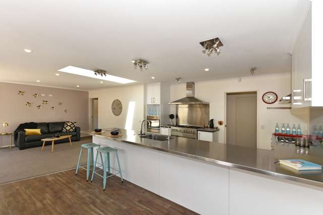 6 Ken Wadsworth Way Stoke_2