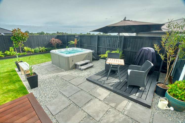 174 Coulson Road Paroa_35