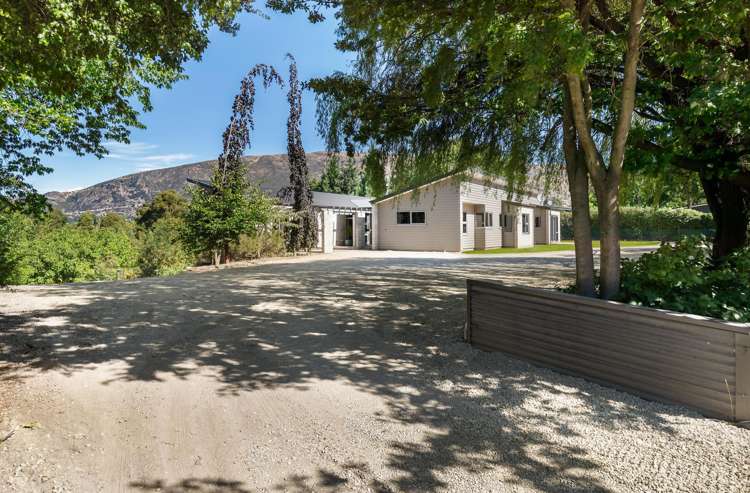 293 Riverbank Road_0