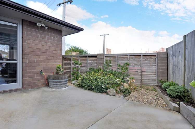 1/27 Jones Crescent Melville_11