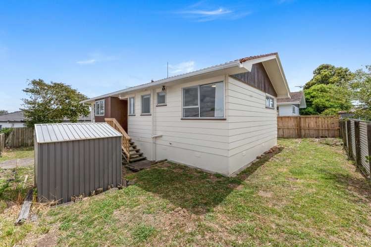 2/48 Archmillen Avenue Pakuranga Heights_21