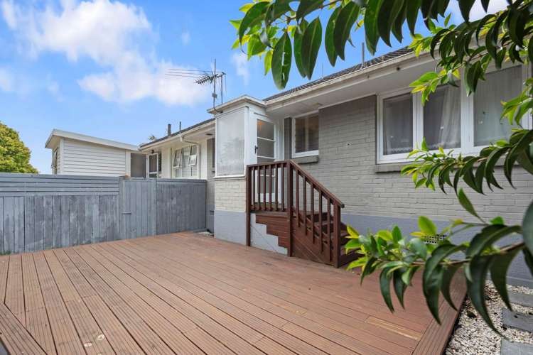 2/56A Taharoto Road Takapuna_15