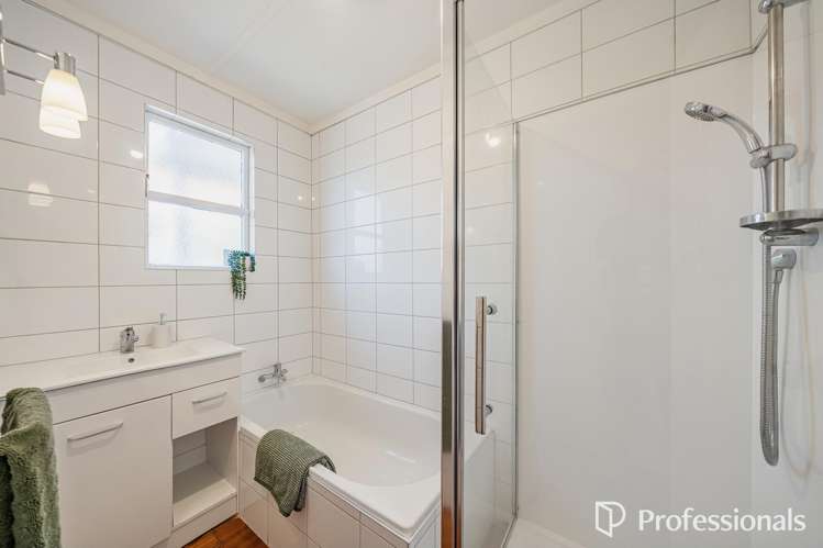 2 Churton Crescent Taita_13