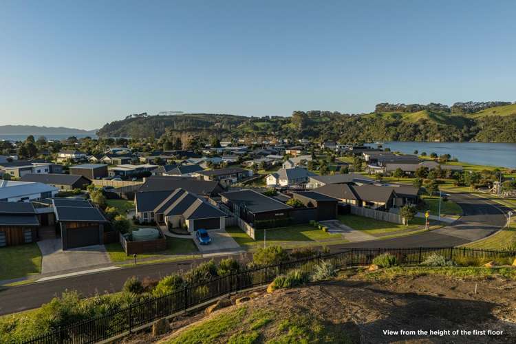 7 Joyce Harsant Place Cooks Beach_7