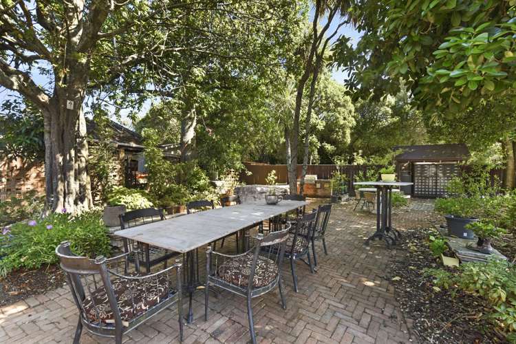 3/6 Quiet Woman Way Monaco_15