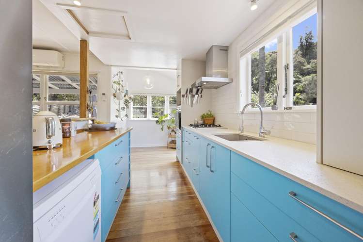 1003 Huia Road Huia_11