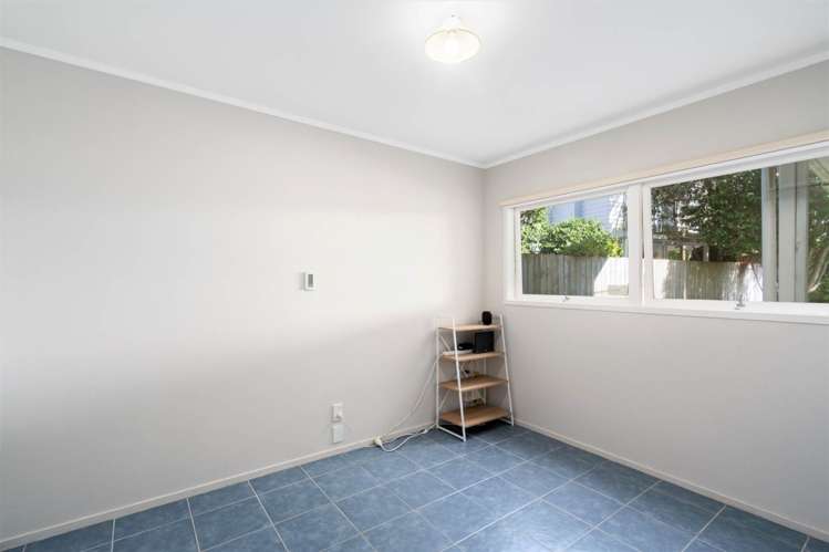 63 Parr Terrace Castor Bay_16