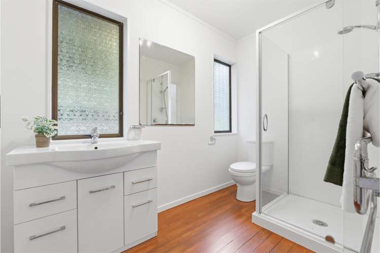 2/24 Wisteria Way Mairangi Bay_15