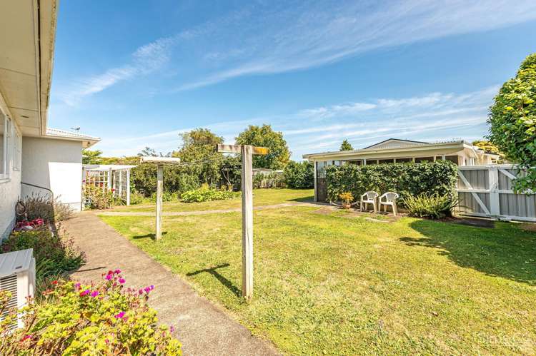 26 Selwyn Crescent College Estate_30