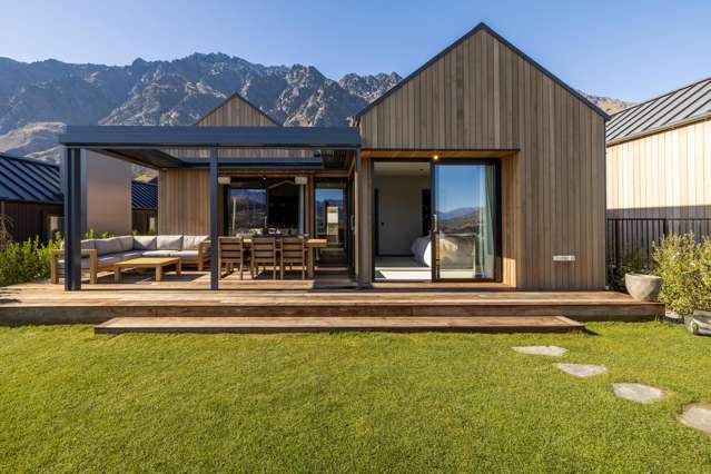 Escape to Luxury in Jack’s Point