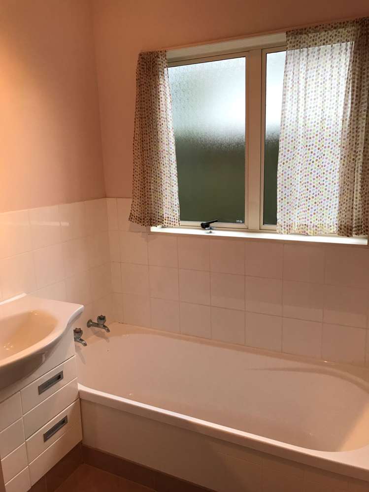 1/8 Enderby Drive Te Atatu Peninsula_5