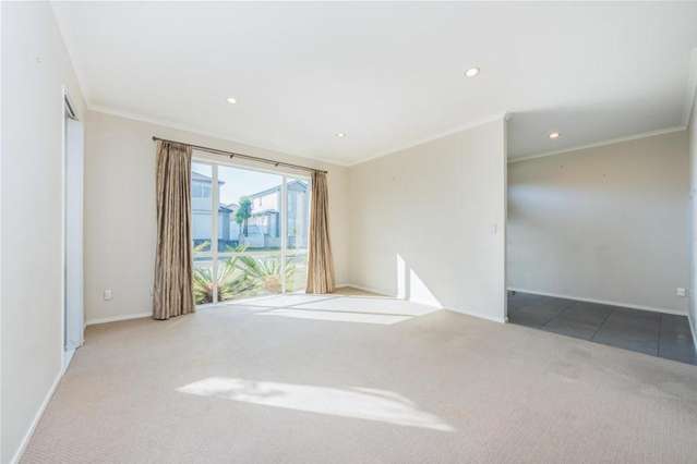 10 Stamford Crescent Flat Bush_2