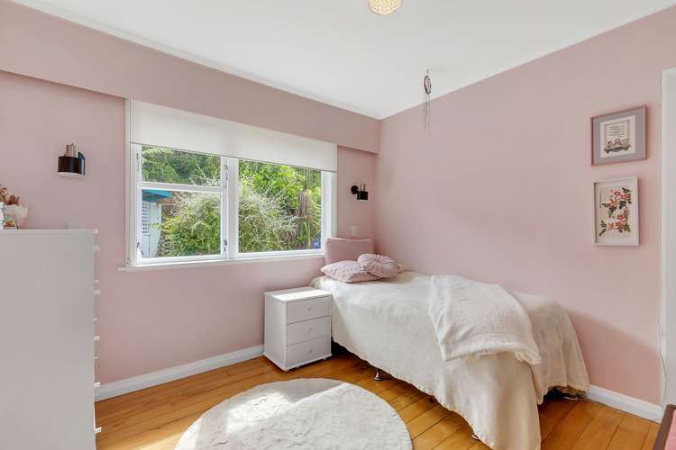 115 Dowse Drive Maungaraki_13