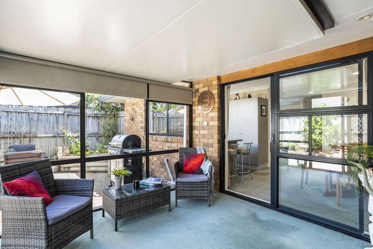 1/6 Marbeth Court Botany Downs_14