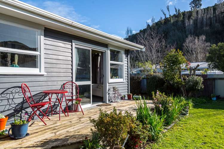 9 Skipage Grove Featherston_4