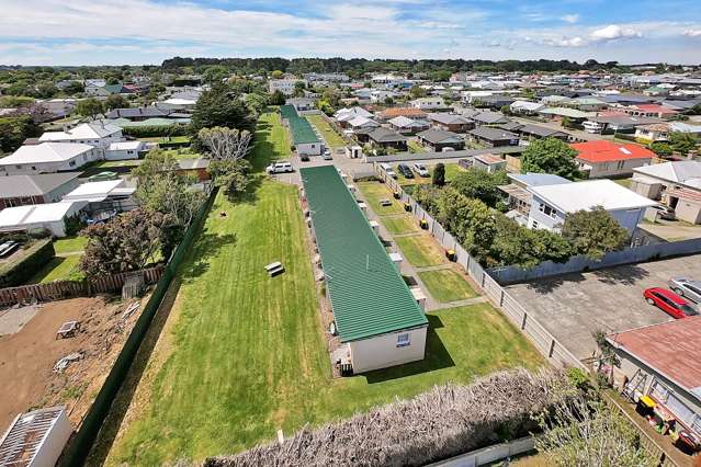 22 Avenal Street Avenal_4