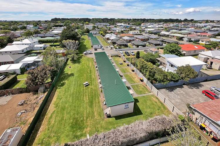 22 Avenal Street Avenal_4