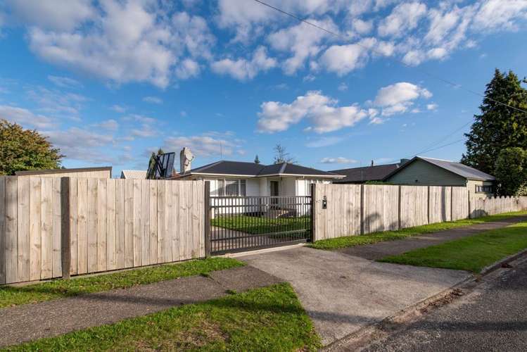 15 Isobel Street Fairy Springs_1