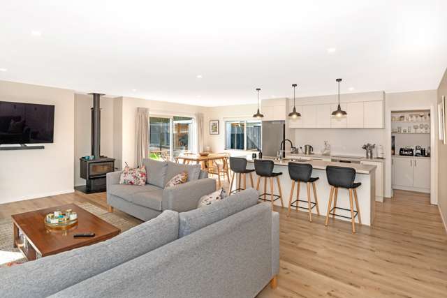 Modern Living in the Heart of Mangapapa!