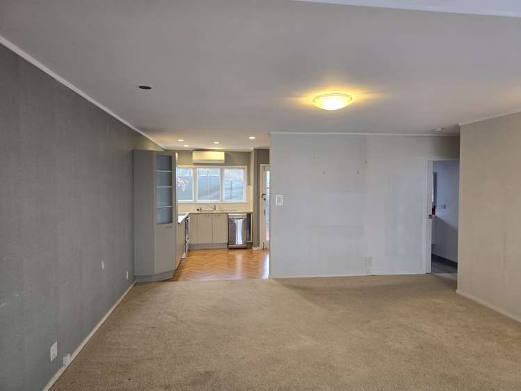 2/14B Penney Avenue Mount Roskill_5