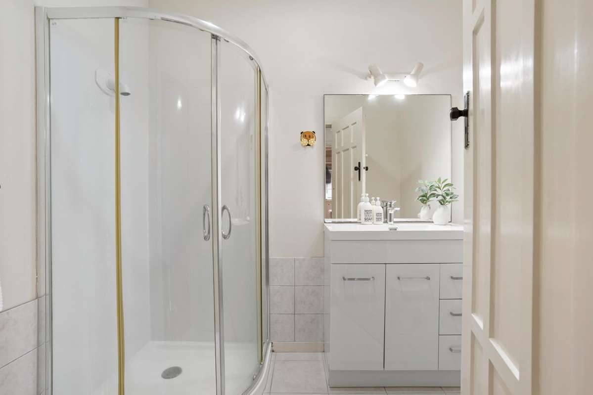 2/49 Margot Street_4