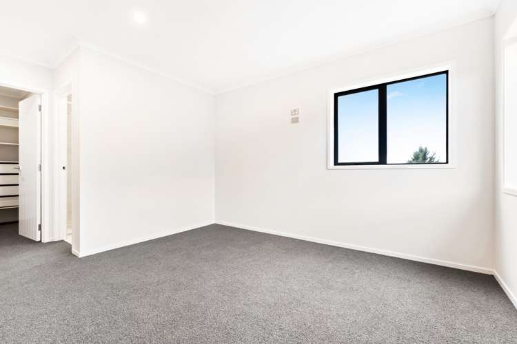 21 Couldrey Crescent Red Beach_23