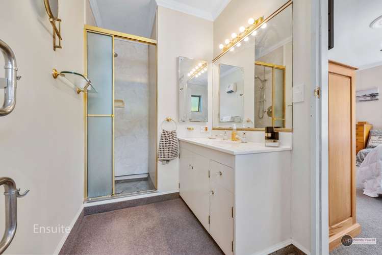 2 Lady Bell Grove Lowry Bay_11