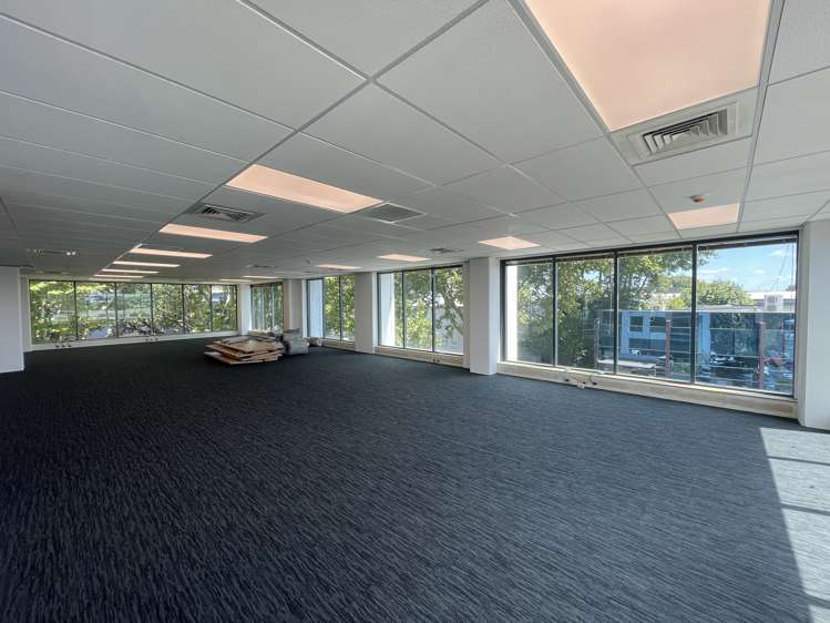 15B Vestey Drive Mt Wellington_6