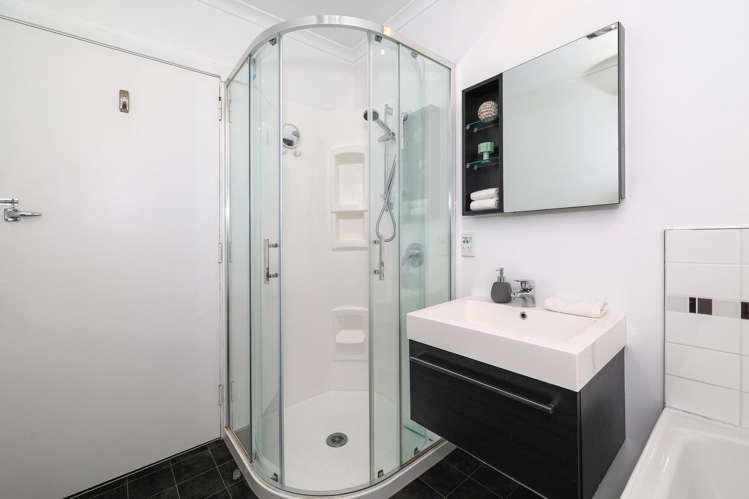 18 Chisholm Place Tainui_15