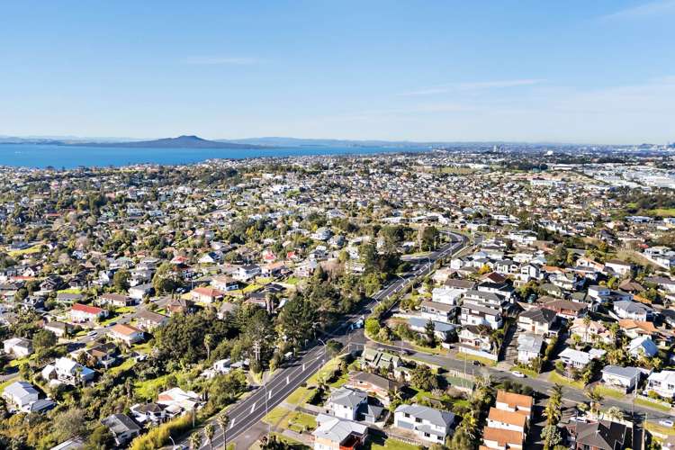 762 East Coast Road Oteha_30