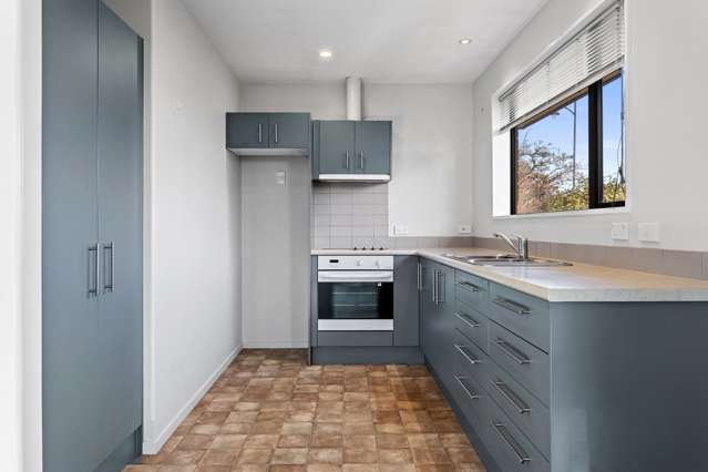 14 Clinton Lane Woolston_2