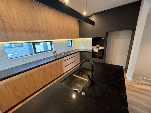 Nearly Brand New 3 Bedroom3bathroom Hobsonville