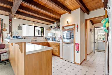20 Aurora Avenue_4