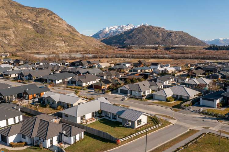 1 Risinghurst Terrace Lower Shotover_23