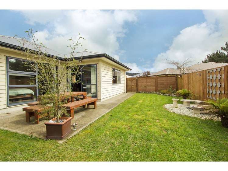7 Woodland Grove Wainuiomata_17