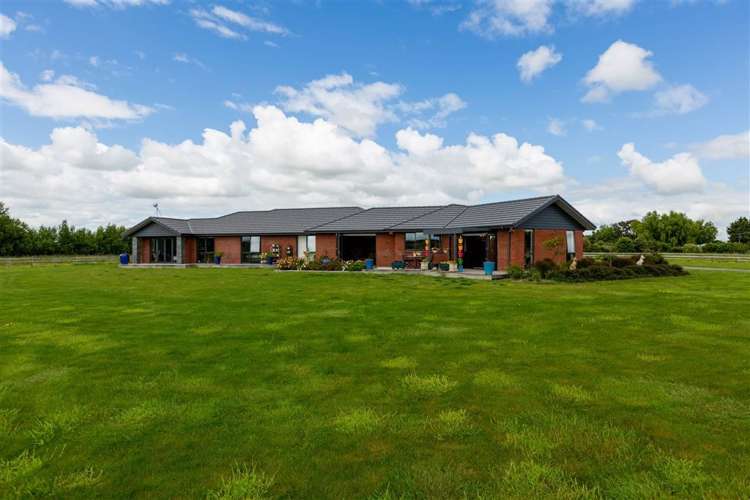 1018c Camerons Line Feilding_19