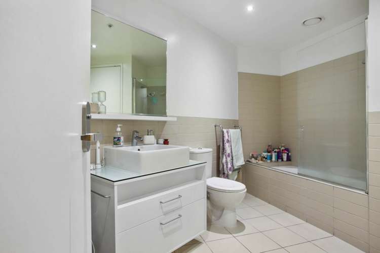 609/30 Beach Road Auckland Central_9