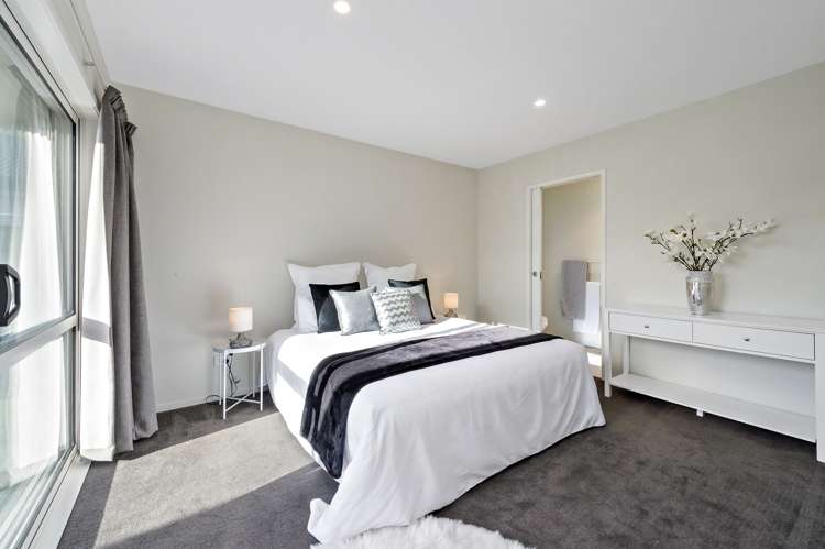 87 Sunline Avenue Lincoln_11