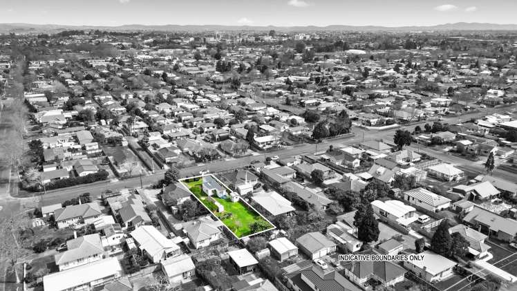 216 Fox Street Hamilton East_17