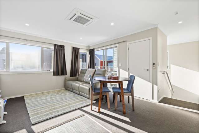 7/16 Hammond Street Hamilton Central_1