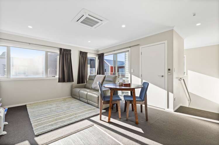 7/16 Hammond Street Hamilton Central_1