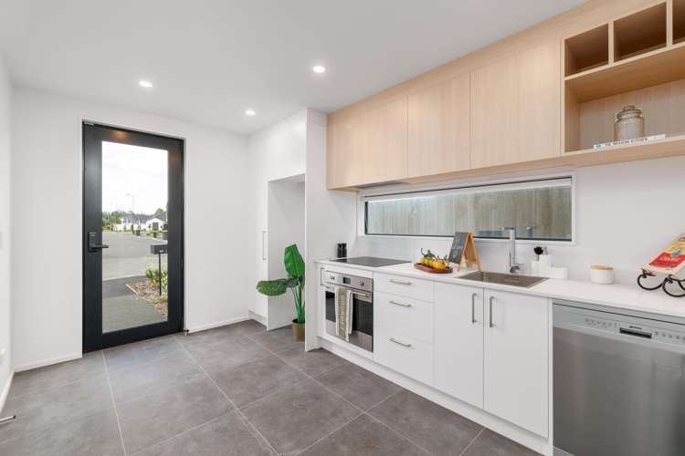 11 Malaga Crescent Harewood_5