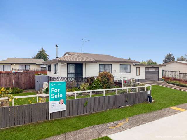Great Value on Lloyd Drive!