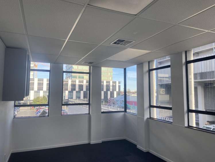 First Floor, 3 Caro Street Hamilton Central_7