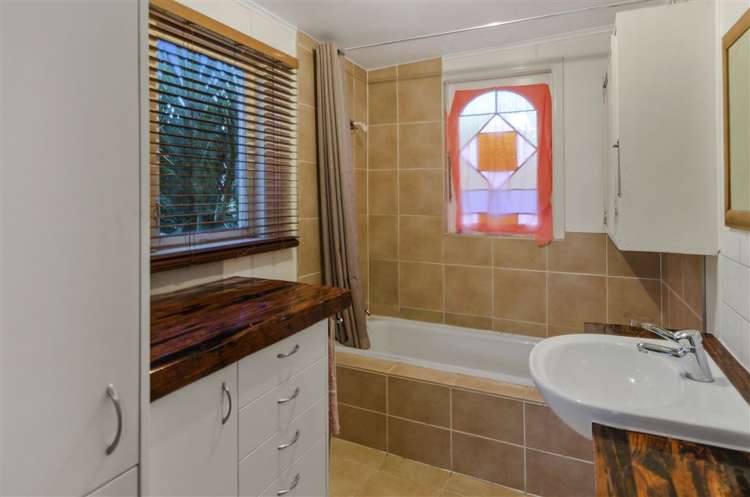 4 Banks Road Kawakawa Bay_8